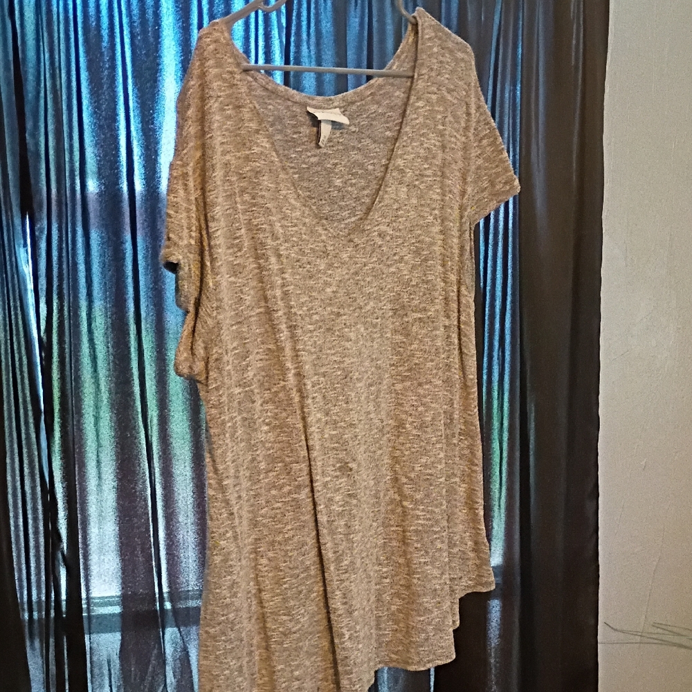 Ava & Viv Heather Gray Short Sleeve Top